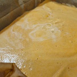 Gluténmentes vöröslencse kenyér